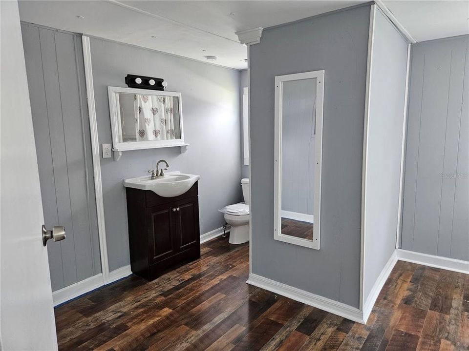 For Sale: $120,000 (2 beds, 2 baths, 828 Square Feet)