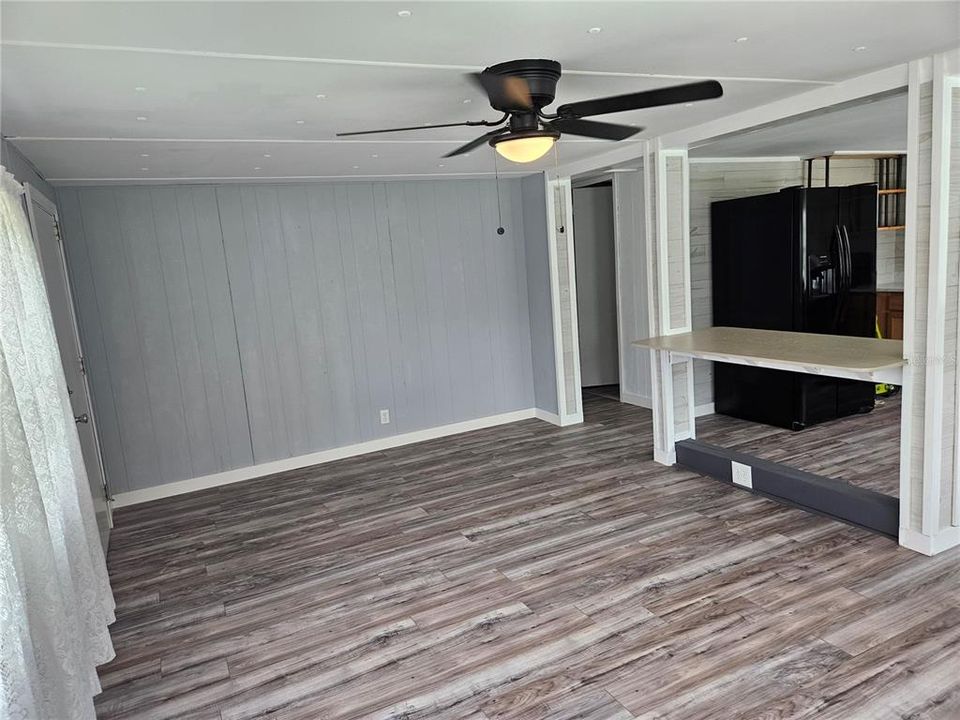 For Sale: $120,000 (2 beds, 2 baths, 828 Square Feet)