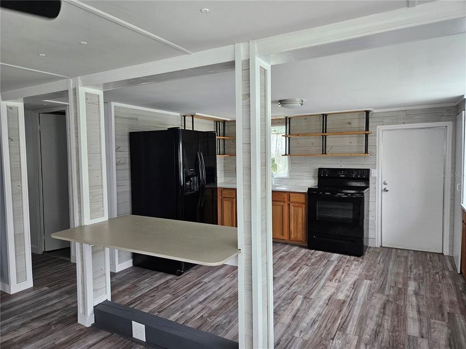 For Sale: $120,000 (2 beds, 2 baths, 828 Square Feet)