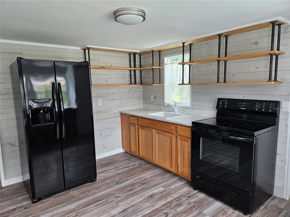 For Sale: $120,000 (2 beds, 2 baths, 828 Square Feet)