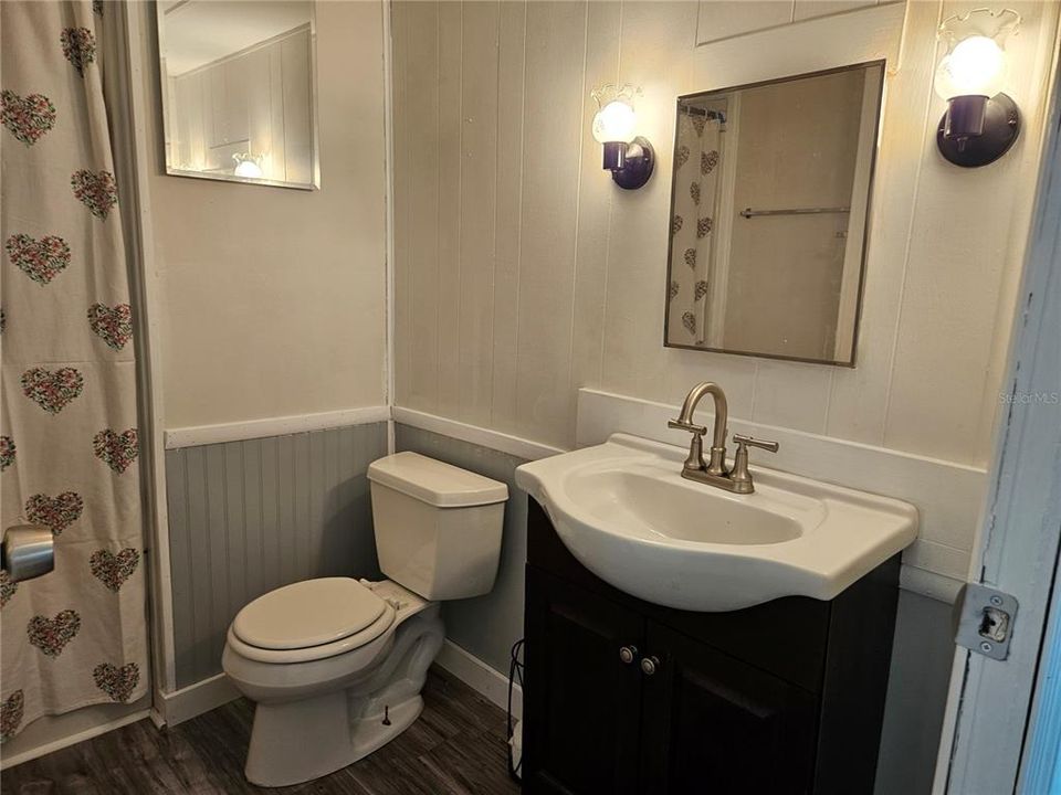 For Sale: $120,000 (2 beds, 2 baths, 828 Square Feet)