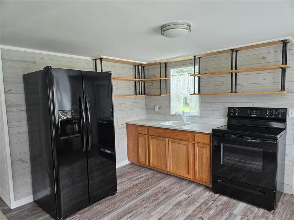 For Sale: $120,000 (2 beds, 2 baths, 828 Square Feet)