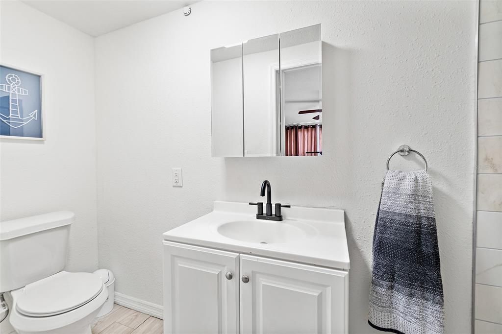 待售: $259,900 (2 贝兹, 2 浴室, 1098 平方英尺)