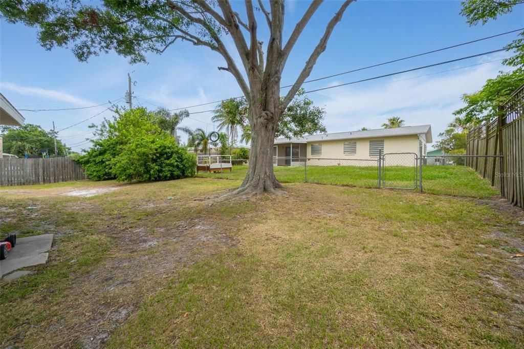 待售: $259,900 (2 贝兹, 2 浴室, 1098 平方英尺)