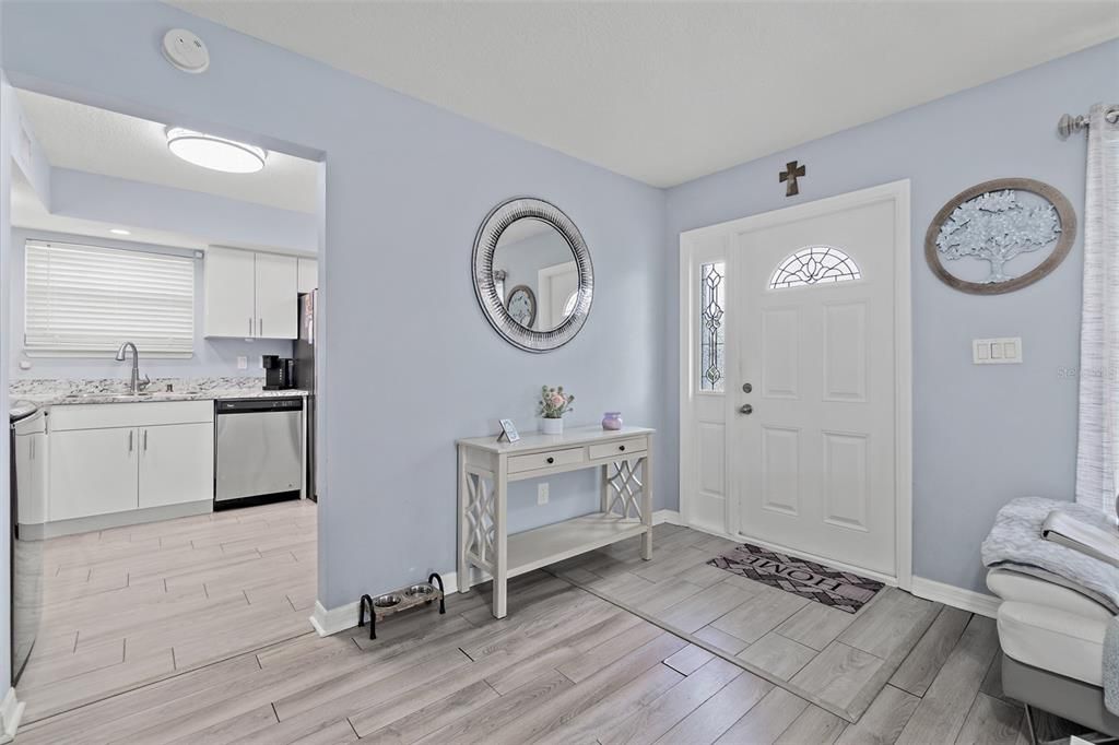 待售: $259,900 (2 贝兹, 2 浴室, 1098 平方英尺)