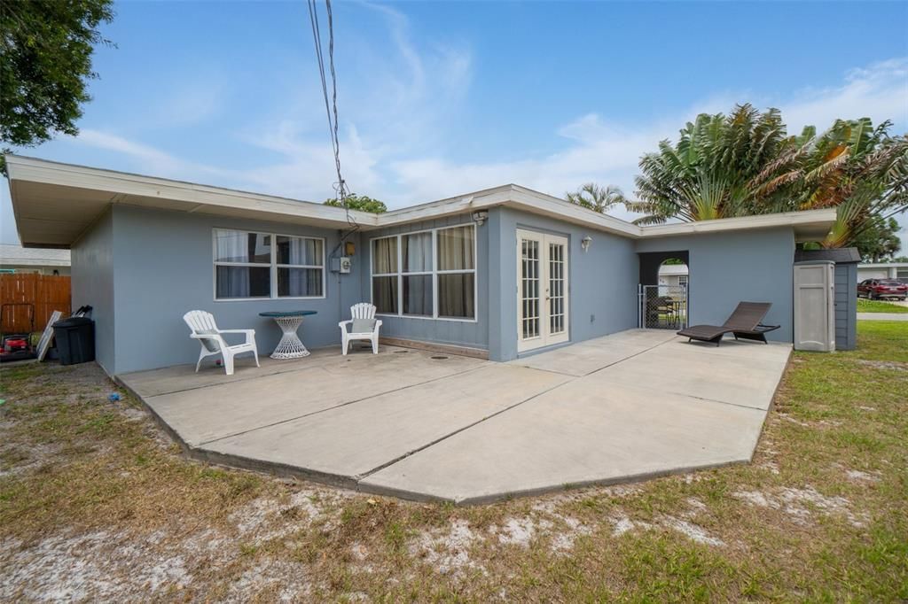 待售: $259,900 (2 贝兹, 2 浴室, 1098 平方英尺)