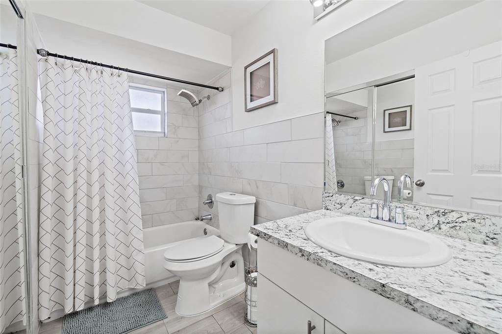 待售: $259,900 (2 贝兹, 2 浴室, 1098 平方英尺)