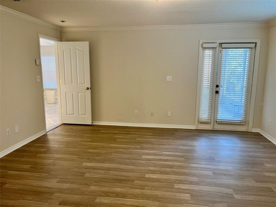 For Sale: $479,000 (3 beds, 2 baths, 1377 Square Feet)