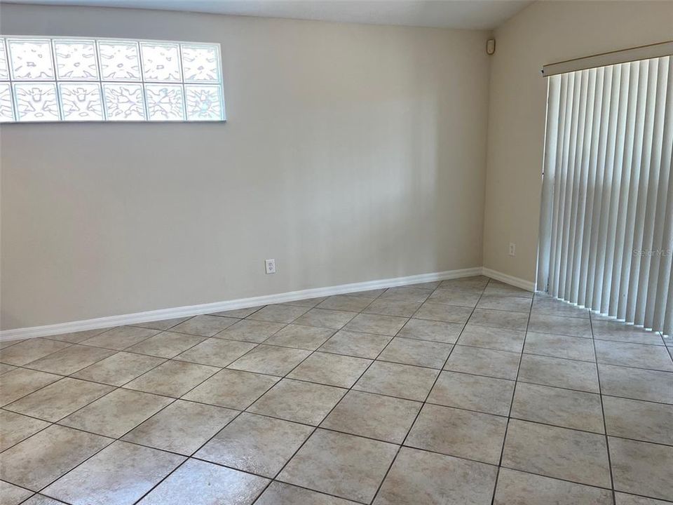 For Sale: $479,000 (3 beds, 2 baths, 1377 Square Feet)