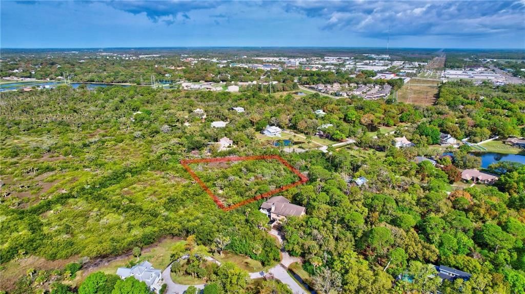 待售: $299,900 (1.13 acres)