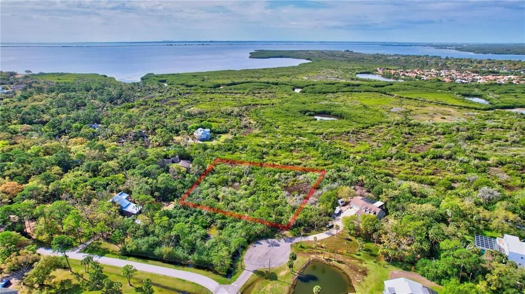 待售: $299,900 (1.13 acres)