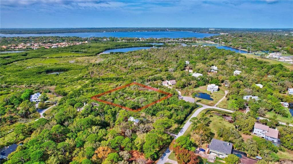 待售: $299,900 (1.13 acres)