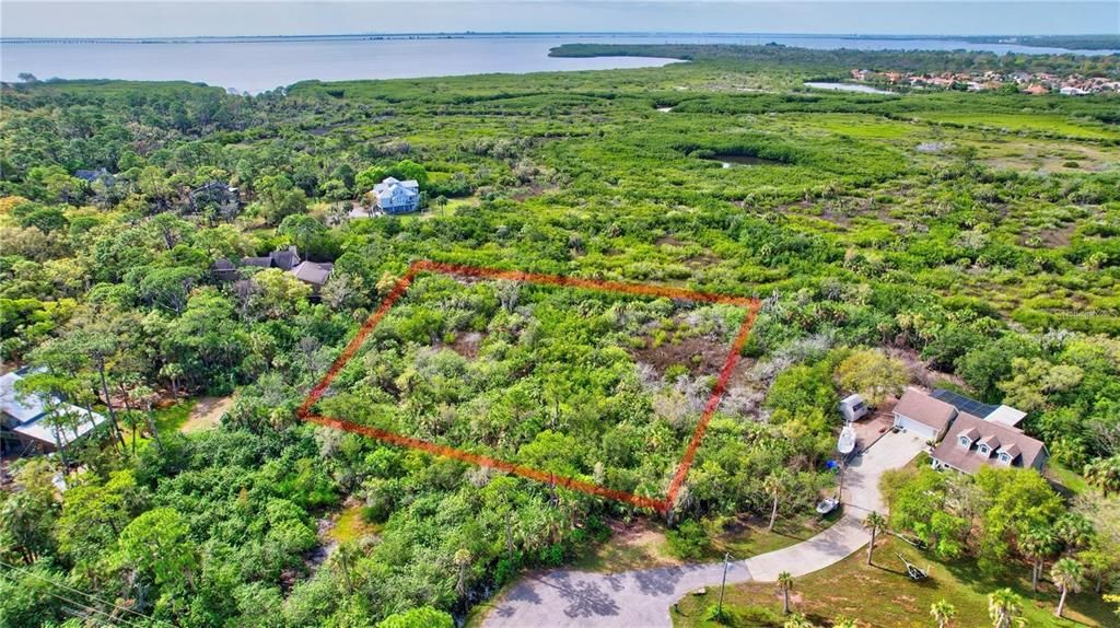 待售: $299,900 (1.13 acres)