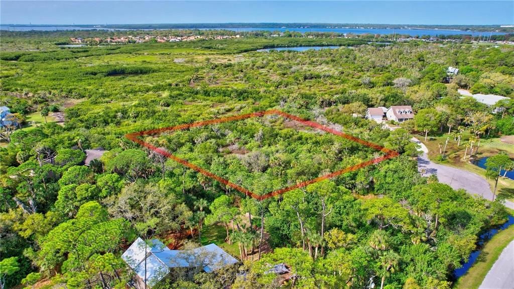 待售: $299,900 (1.13 acres)