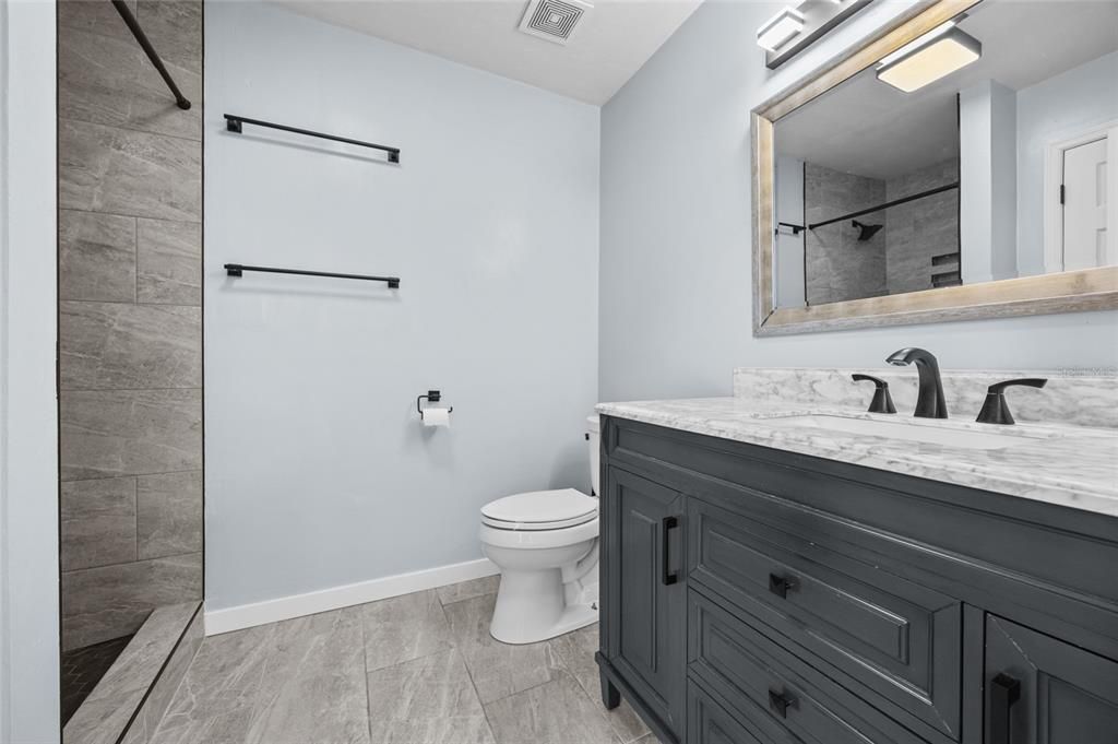 待售: $244,900 (2 贝兹, 2 浴室, 1014 平方英尺)