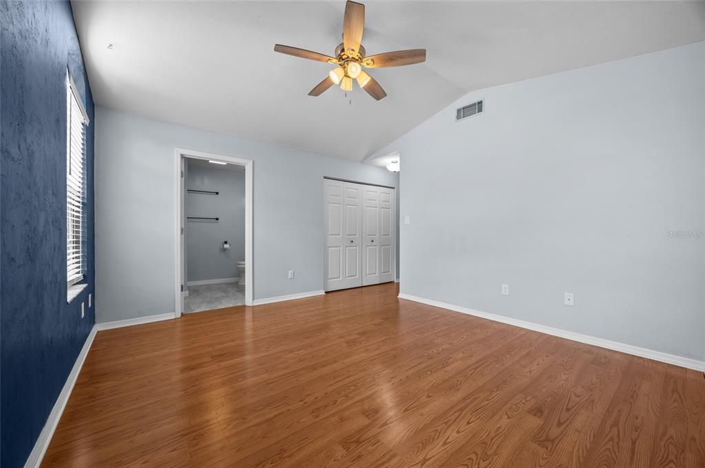 待售: $244,900 (2 贝兹, 2 浴室, 1014 平方英尺)