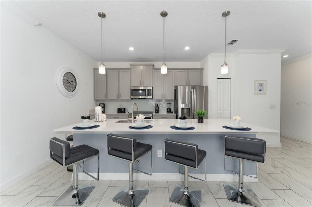 For Sale: $500,000 (4 beds, 3 baths, 1914 Square Feet)