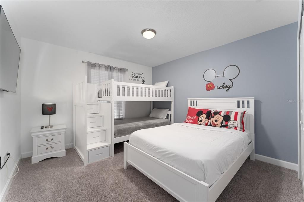For Sale: $500,000 (4 beds, 3 baths, 1914 Square Feet)