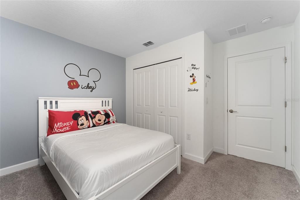 For Sale: $500,000 (4 beds, 3 baths, 1914 Square Feet)