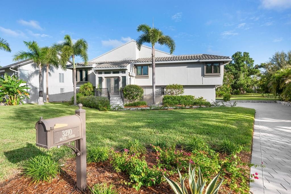 For Sale: $1,699,999 (2 beds, 3 baths, 3171 Square Feet)