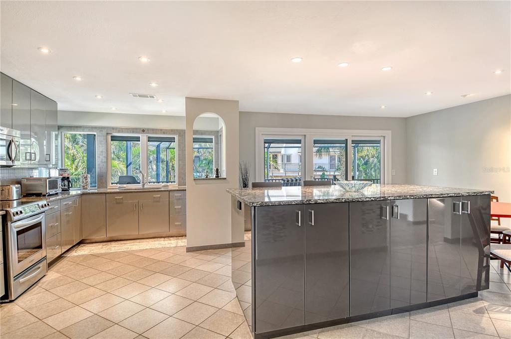 For Sale: $1,699,999 (2 beds, 3 baths, 3171 Square Feet)