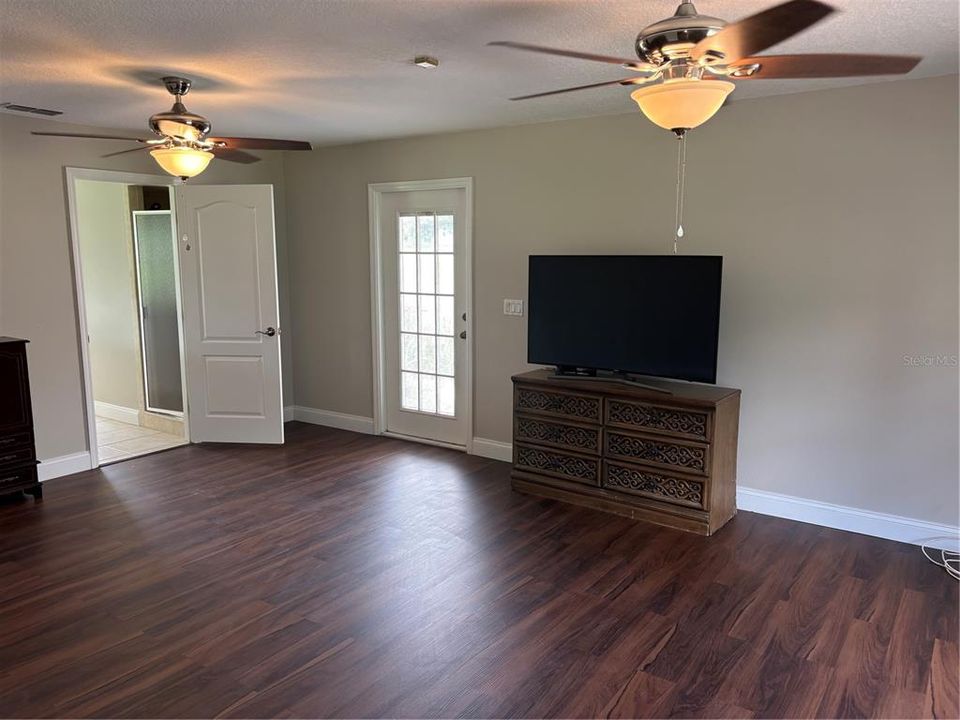 For Sale: $610,000 (4 beds, 2 baths, 2380 Square Feet)