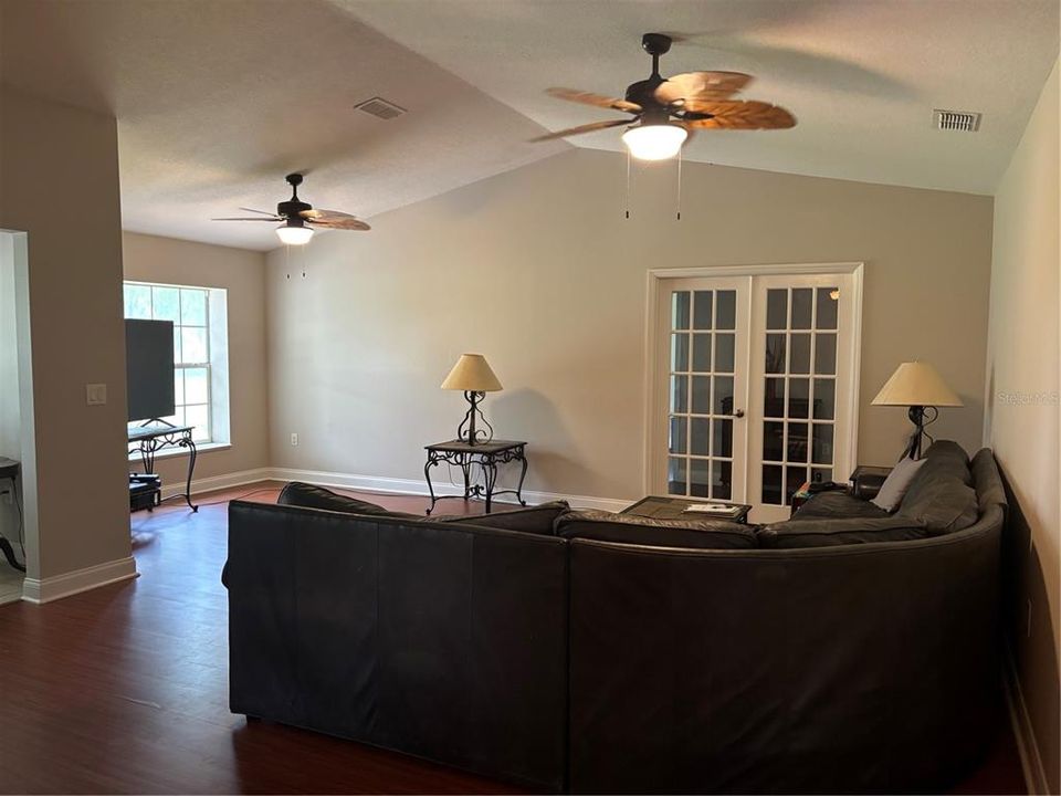 For Sale: $610,000 (4 beds, 2 baths, 2380 Square Feet)