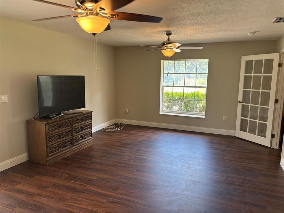 For Sale: $610,000 (4 beds, 2 baths, 2380 Square Feet)