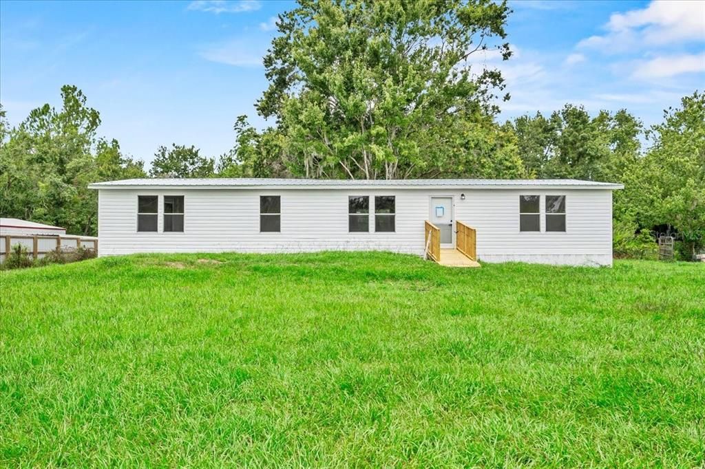 Active With Contract: $279,900 (3 beds, 2 baths, 1680 Square Feet)