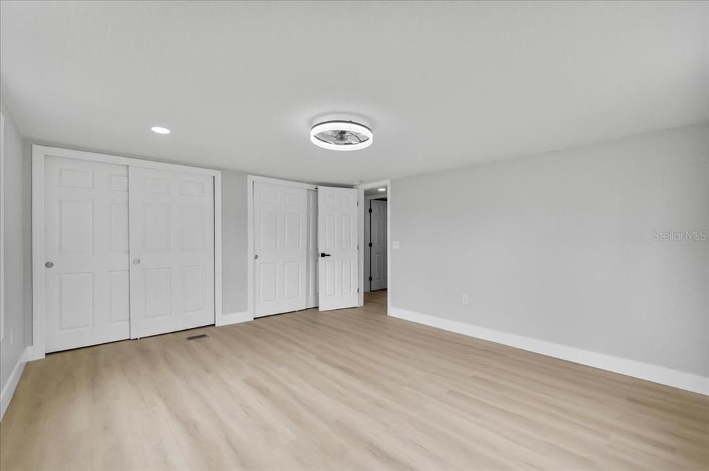 Active With Contract: $279,900 (3 beds, 2 baths, 1680 Square Feet)