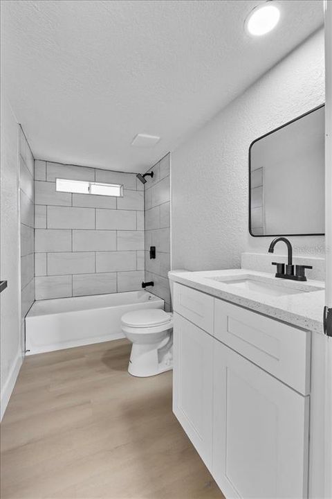 Active With Contract: $279,900 (3 beds, 2 baths, 1680 Square Feet)