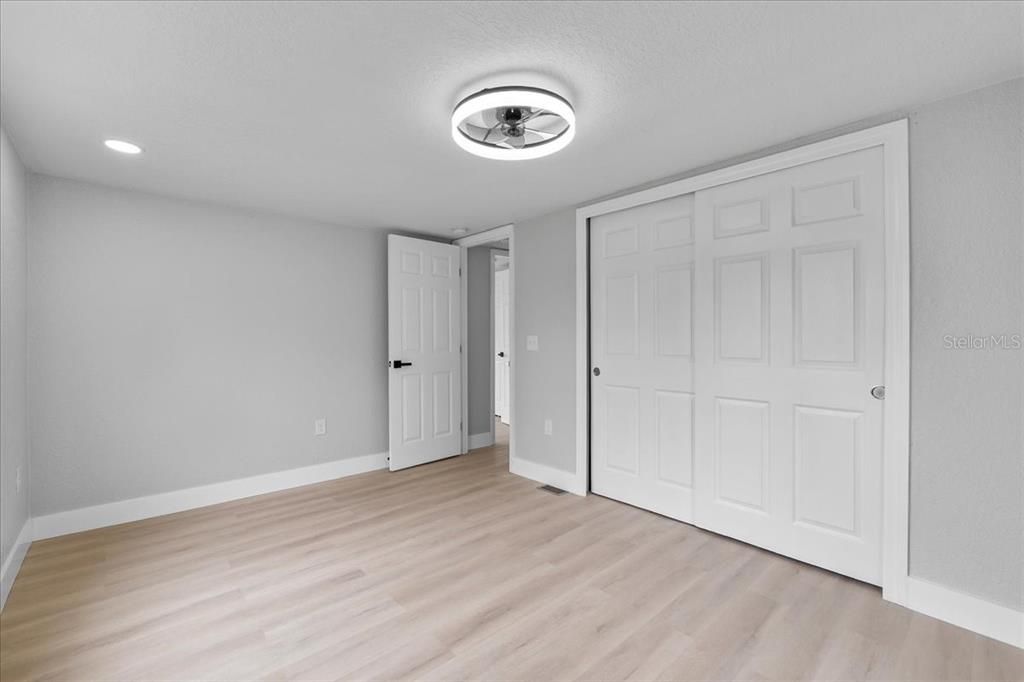 Active With Contract: $279,900 (3 beds, 2 baths, 1680 Square Feet)