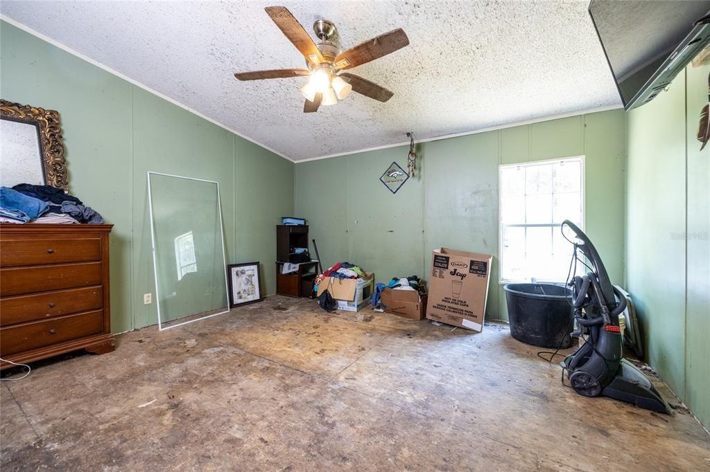 На продажу: $180,000 (4 спален, 2 ванн, 2280 Квадратных фут)