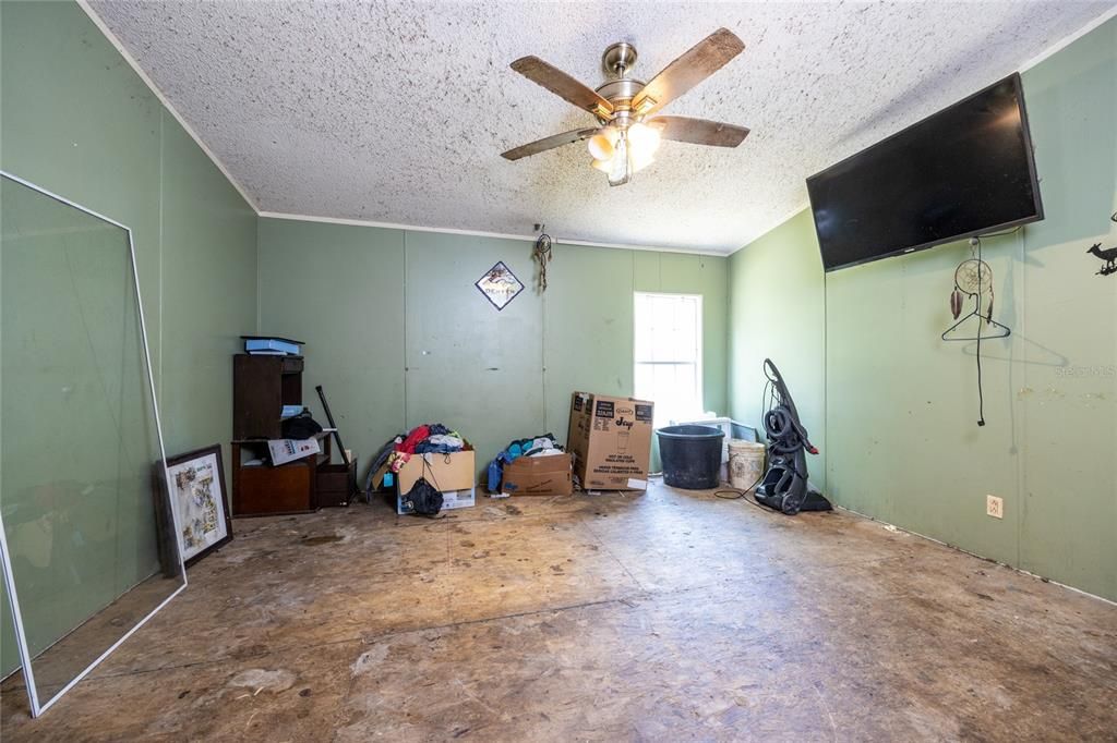 На продажу: $180,000 (4 спален, 2 ванн, 2280 Квадратных фут)