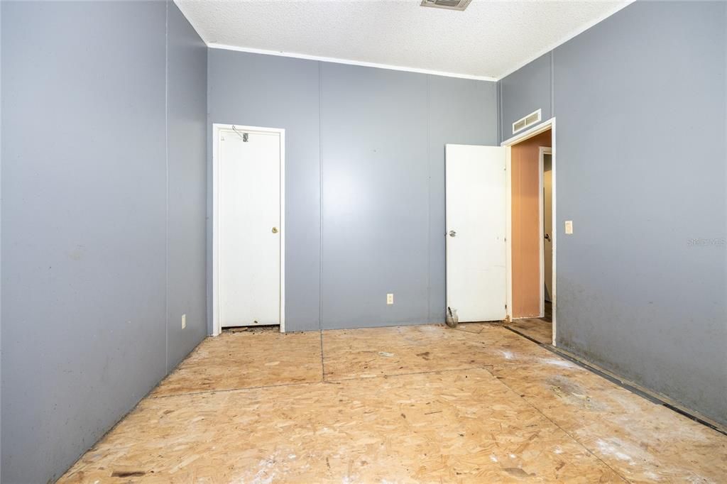 На продажу: $180,000 (4 спален, 2 ванн, 2280 Квадратных фут)