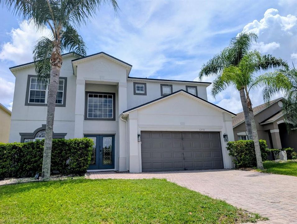 Под контрактом: $599,000 (4 спален, 2 ванн, 2270 Квадратных фут)