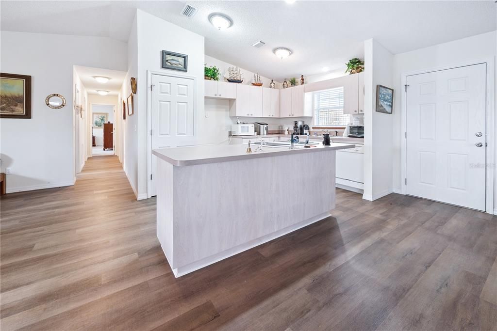 For Sale: $345,000 (3 beds, 2 baths, 1680 Square Feet)