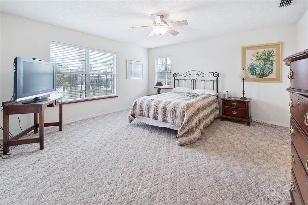 For Sale: $345,000 (3 beds, 2 baths, 1680 Square Feet)