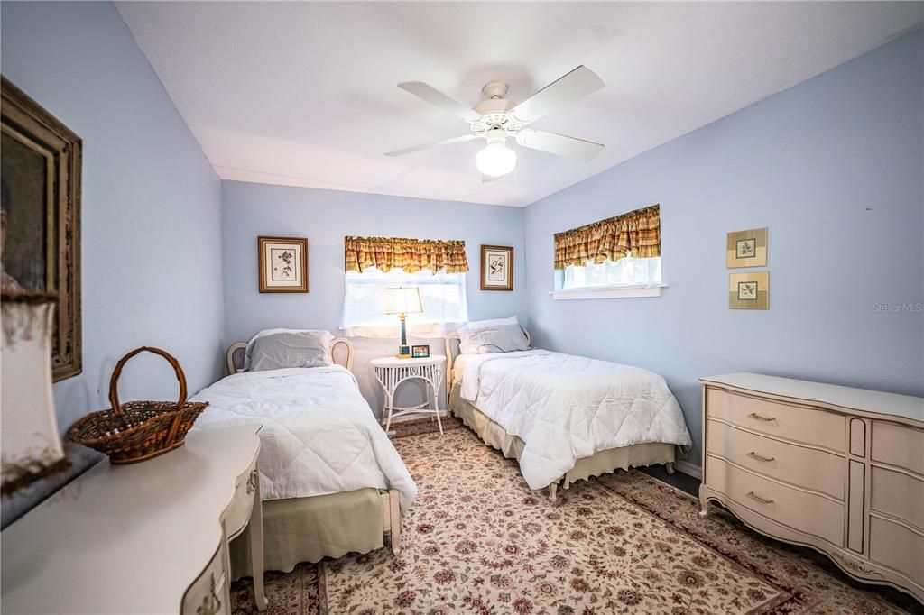 For Rent: $2,400 (3 beds, 2 baths, 1378 Square Feet)