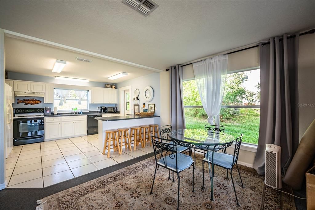 For Rent: $2,400 (3 beds, 2 baths, 1378 Square Feet)