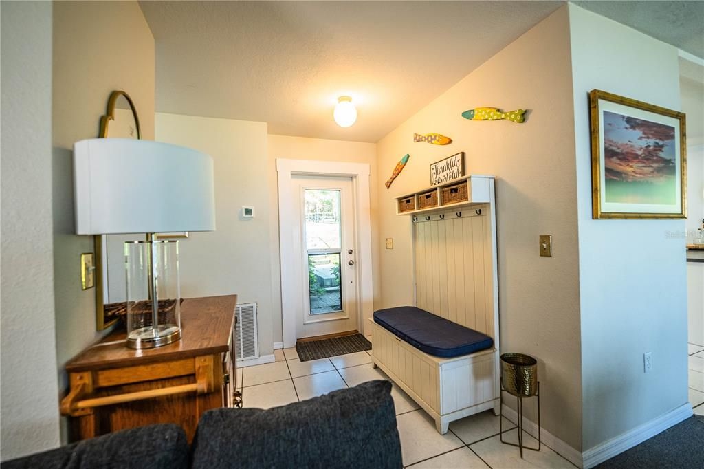 For Rent: $2,400 (3 beds, 2 baths, 1378 Square Feet)