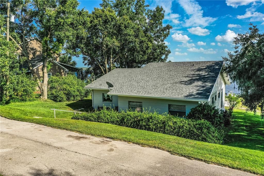 For Rent: $2,400 (3 beds, 2 baths, 1378 Square Feet)