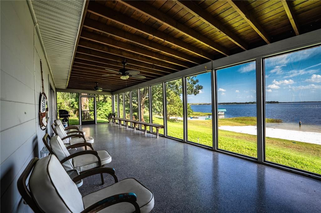 For Rent: $2,400 (3 beds, 2 baths, 1378 Square Feet)