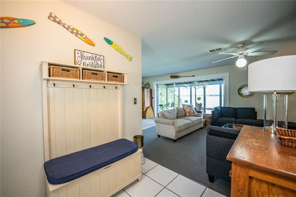 For Rent: $2,400 (3 beds, 2 baths, 1378 Square Feet)