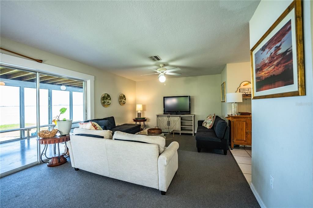 For Rent: $2,400 (3 beds, 2 baths, 1378 Square Feet)