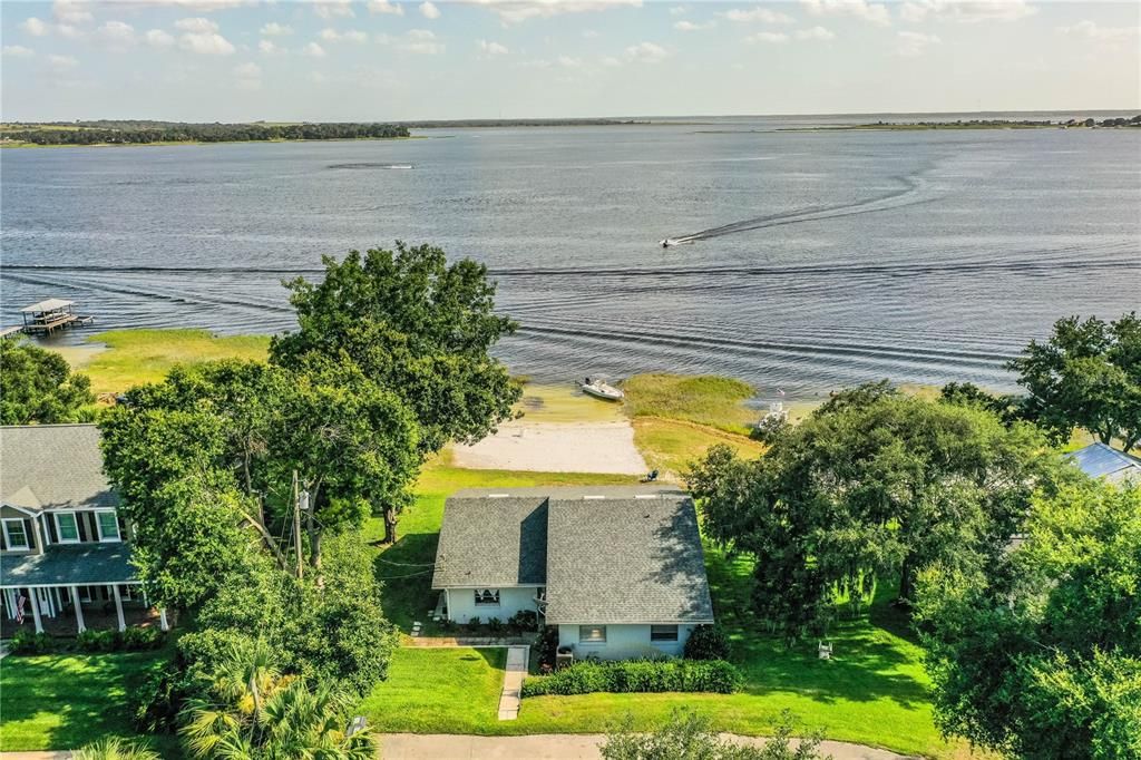 For Rent: $2,400 (3 beds, 2 baths, 1378 Square Feet)