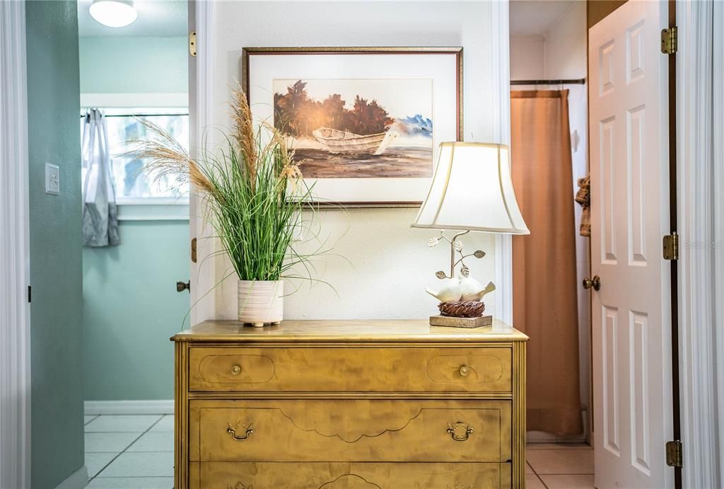 For Rent: $2,400 (3 beds, 2 baths, 1378 Square Feet)