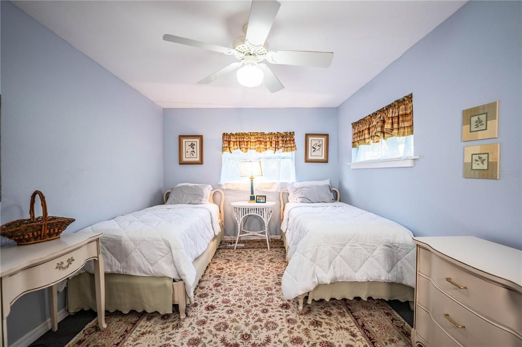 For Rent: $2,400 (3 beds, 2 baths, 1378 Square Feet)