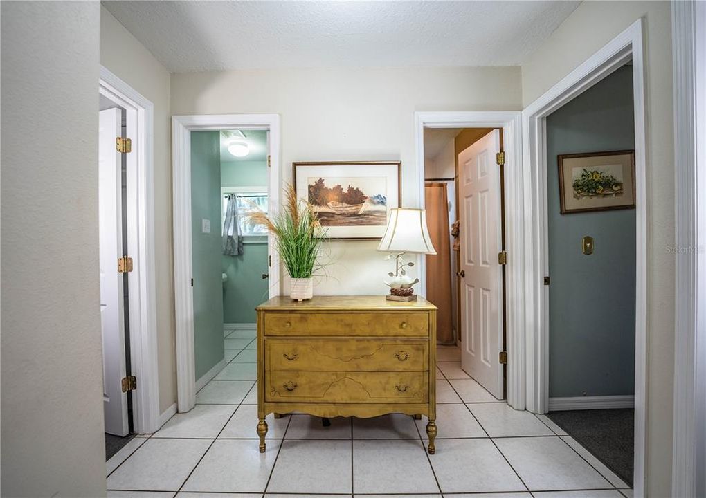 For Rent: $2,400 (3 beds, 2 baths, 1378 Square Feet)