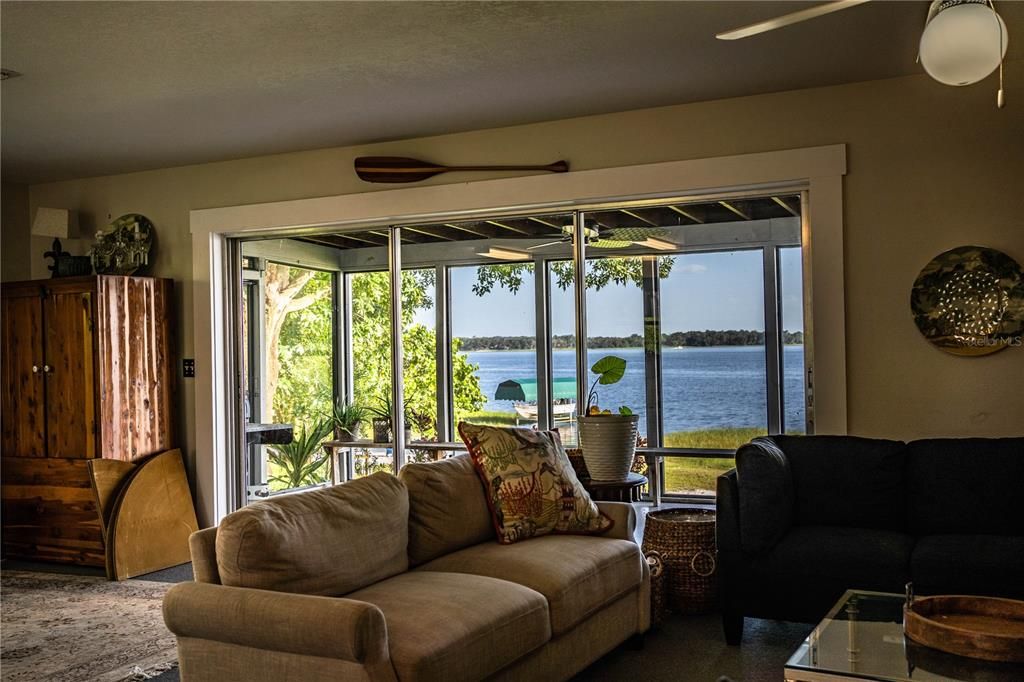 For Rent: $2,400 (3 beds, 2 baths, 1378 Square Feet)